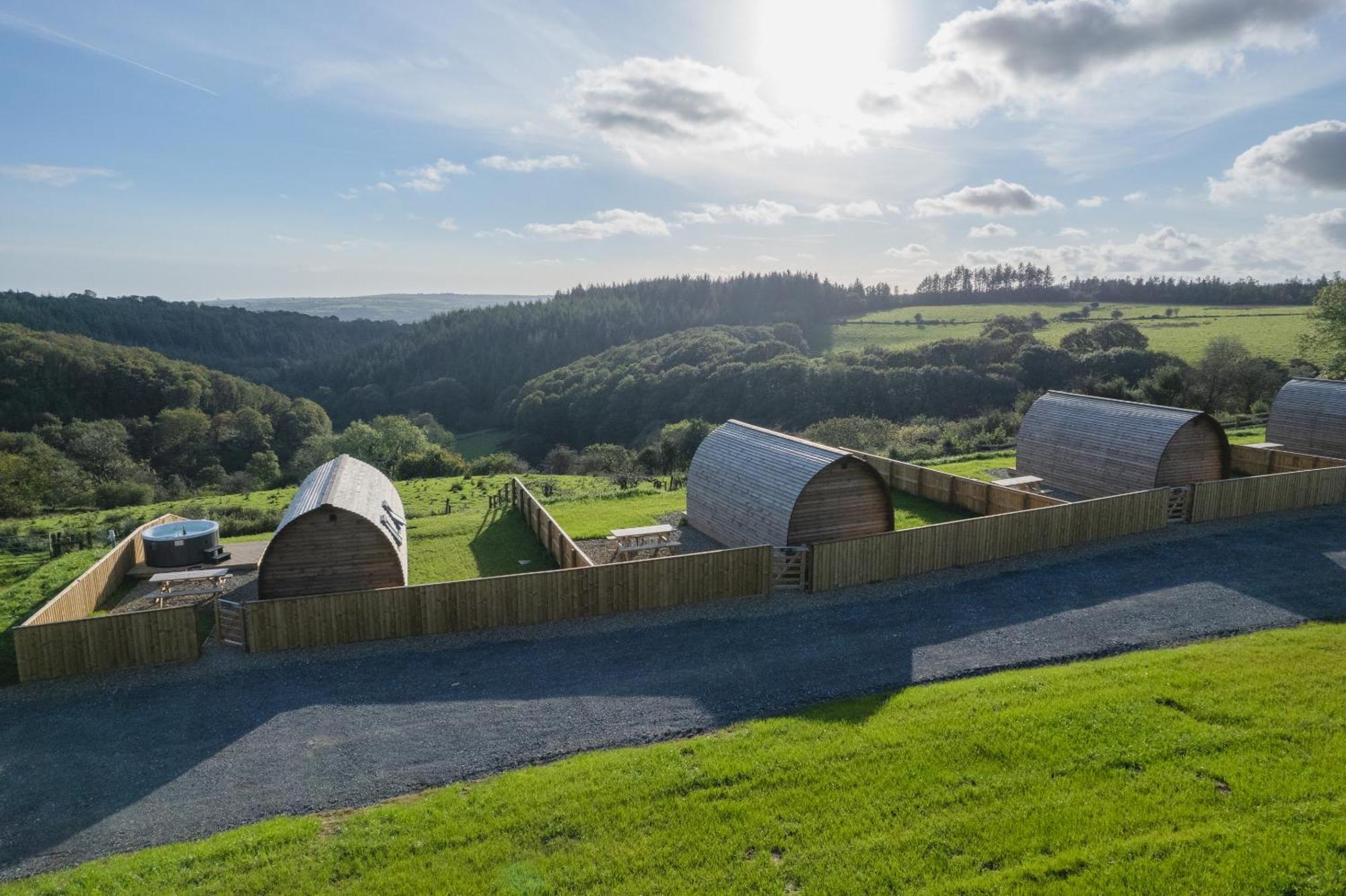 Rivendell Farm By Wigwam Holidays カーマーゼン エクステリア 写真