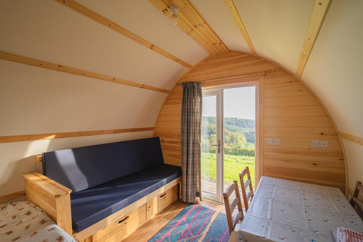 Rivendell Farm By Wigwam Holidays カーマーゼン エクステリア 写真
