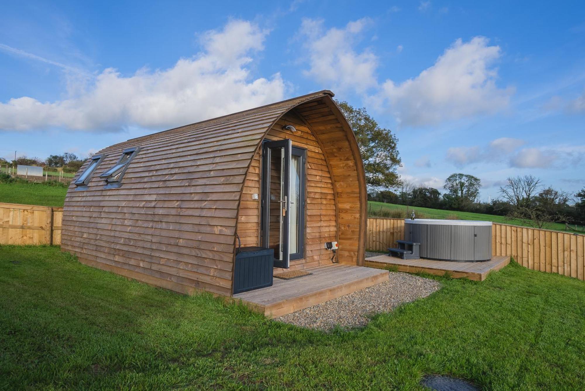 Rivendell Farm By Wigwam Holidays カーマーゼン 部屋 写真